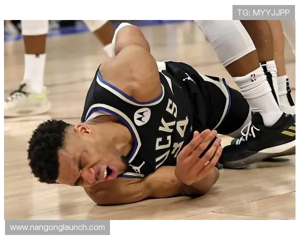 NBA季后赛格局突变巨星表现引爆联盟争冠悬念再度升级