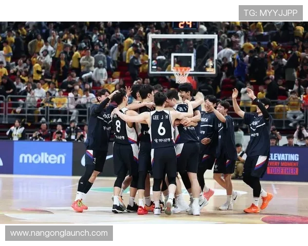 中国篮球队迎战强敌 世界杯预选赛备战进入关键阶段