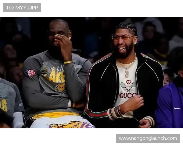 湖人队新赛季阵容曝光 詹姆斯携手浓眉欲冲击总冠军