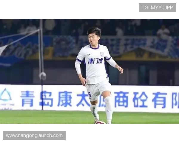 豪门对决再起波澜新赛季足球转会与争冠格局全面解析变化趋势深度观察